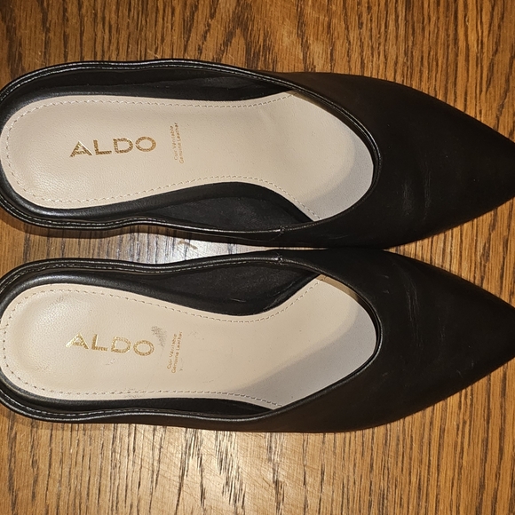 Aldo size 7.5 black heels. Pointy toe - Picture 4 of 7